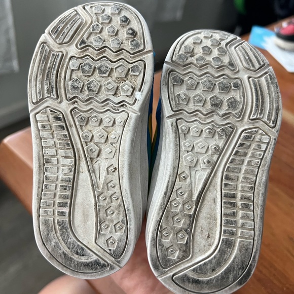 Nike kid shoes US 6C USED blue and yellow - Picture 4 of 5